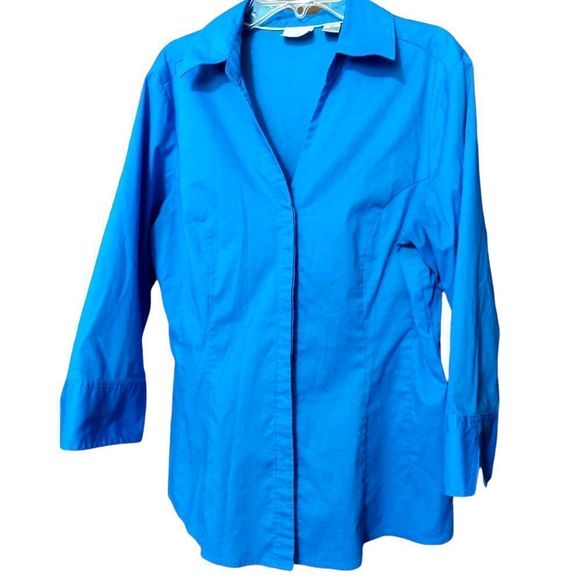 Riders By Lee Easy Care Button-Down Shirt, Medium, Blue, ¾ Sleeve, V-neck - Picture 5 of 5